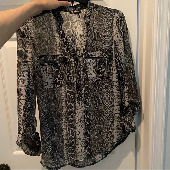 Guess snake print Blouse with zipper details. Size S. - Picture 4 of 5